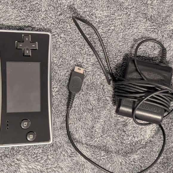 Nintendo Game Boy Micro With Original Charger - Picture 3 of 10